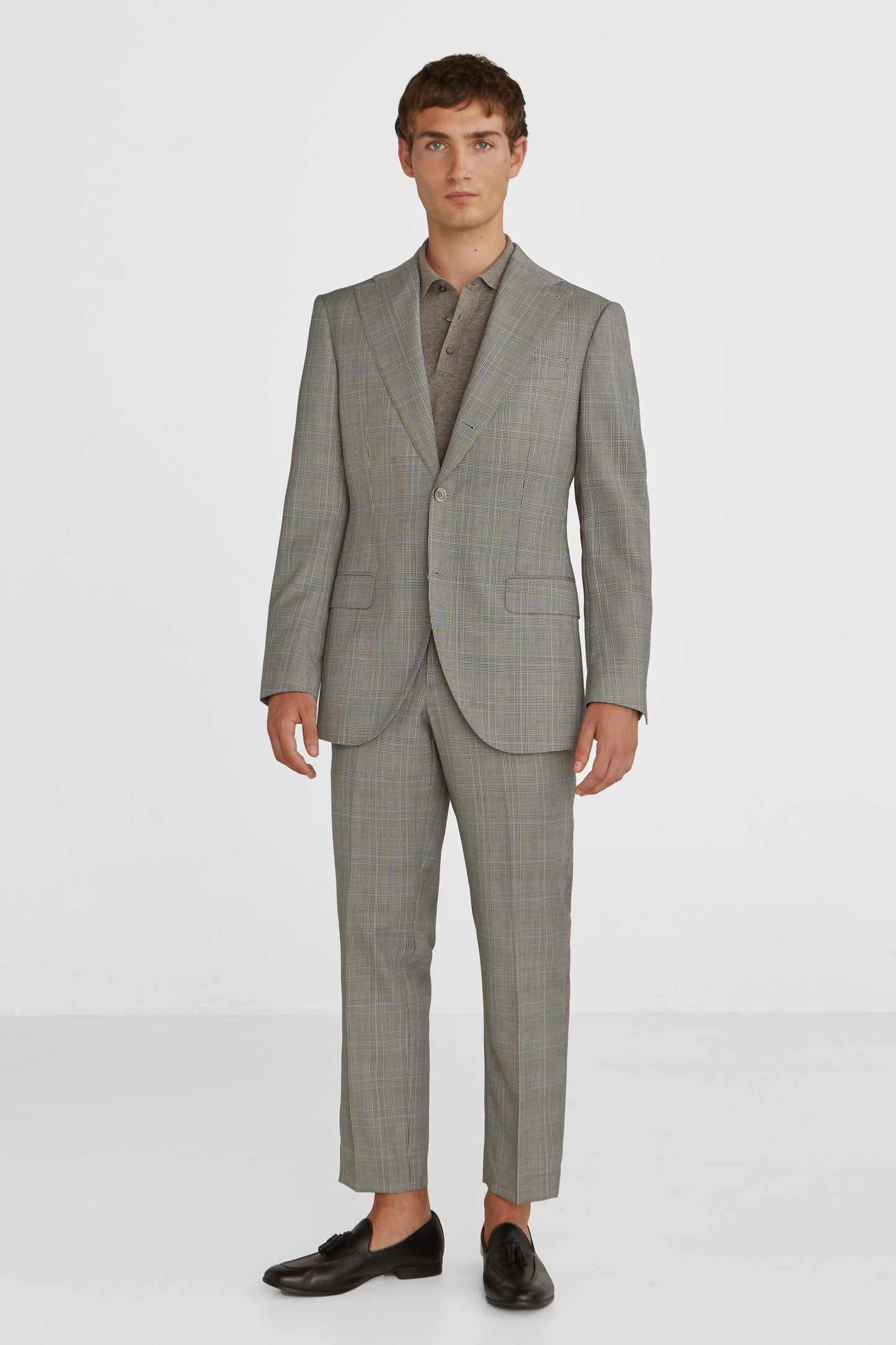 Traje a medida de Gales, color gris medianoche, lana Super 120